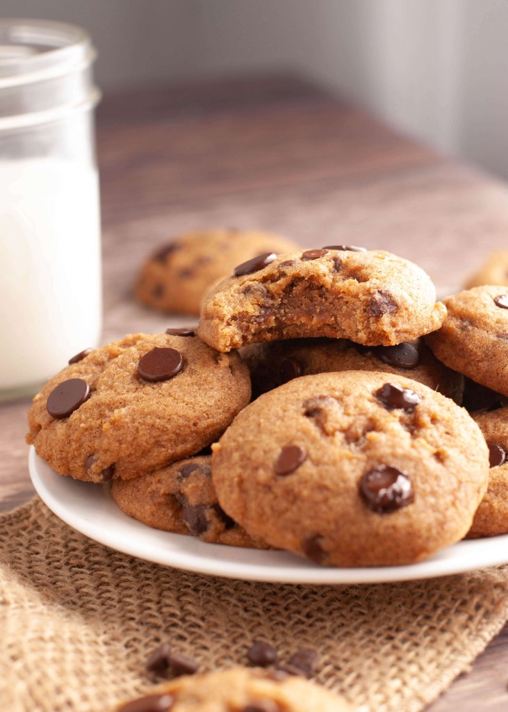 gluten-free-dairy-free-egg-free-pumpkin-chocolate-chip-cookies