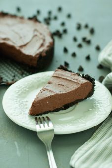 No Bake Vegan Chocolate Cheesecake (GF Option too) + VIDEO