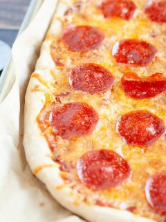 gluten-free-pizza-crust-uncut-corner-of-it