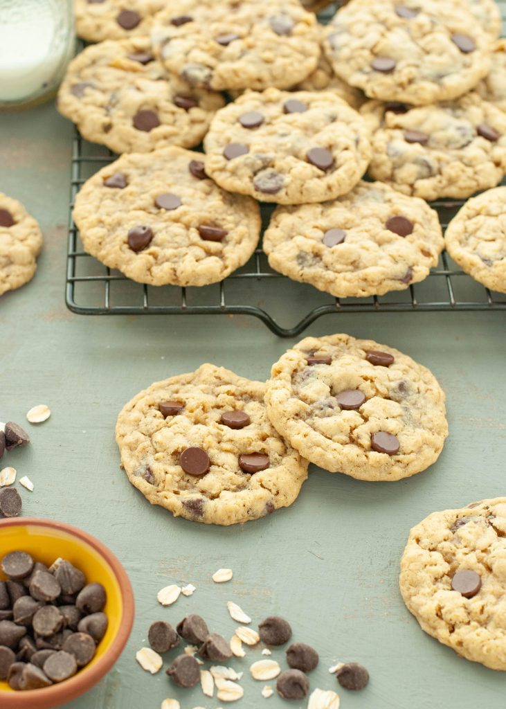 gluten-free-oatmeal-chocolate-chip-cookies-scattered