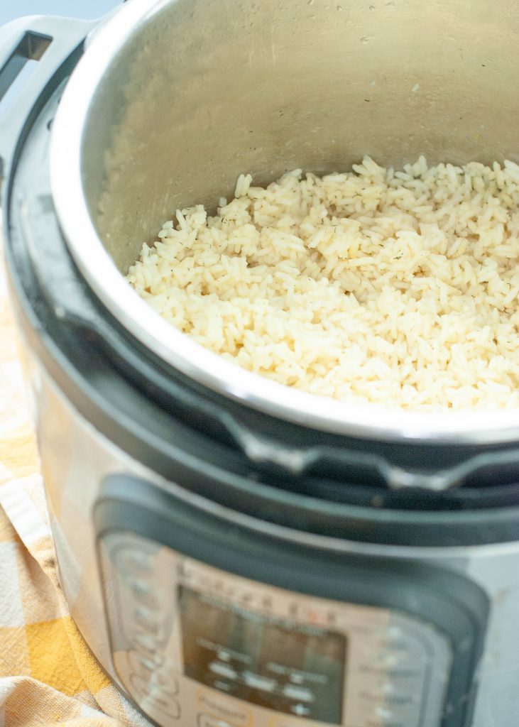 instant-pot-lemon-Mediterranean-rice-in-the-instant-pot