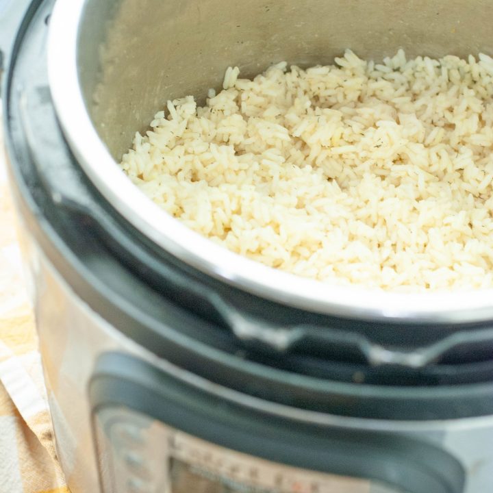 instant-pot-lemon-Mediterranean-rice-in-the-instant-pot